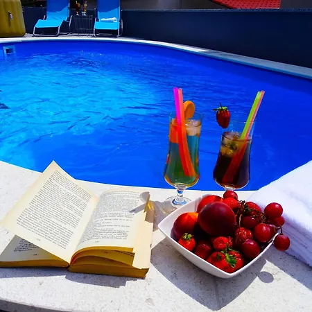 Villa Quiet With Soothing Dramalj