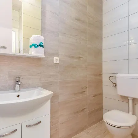 Quiet With Soothing Villa Dramalj