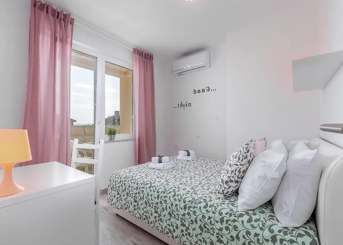 Quiet With Soothing Villa *